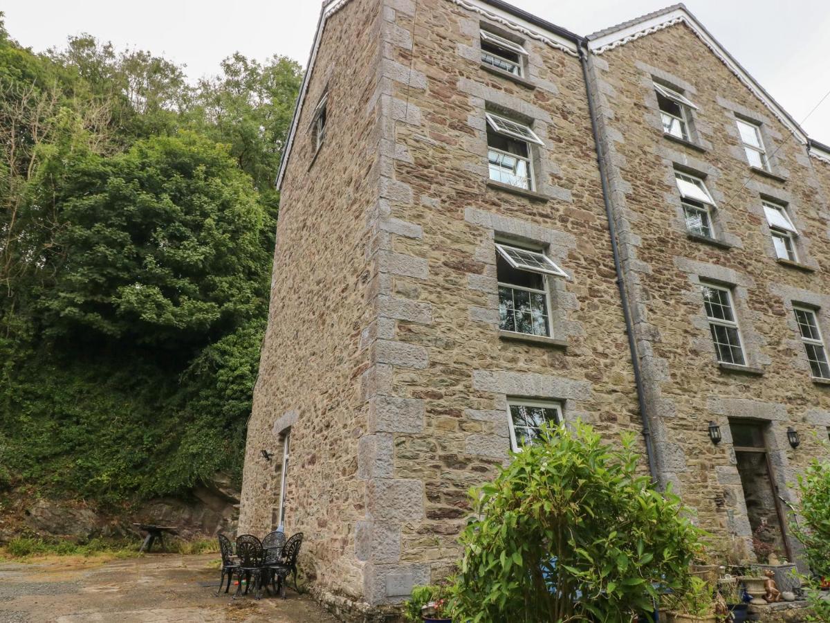 The Old Mill Villa Milford Haven Exterior photo